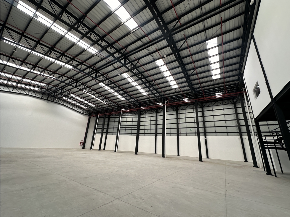 Galpón Industrial VENTA 1130m2 Quito 5 minutos aeropuerto i - 6