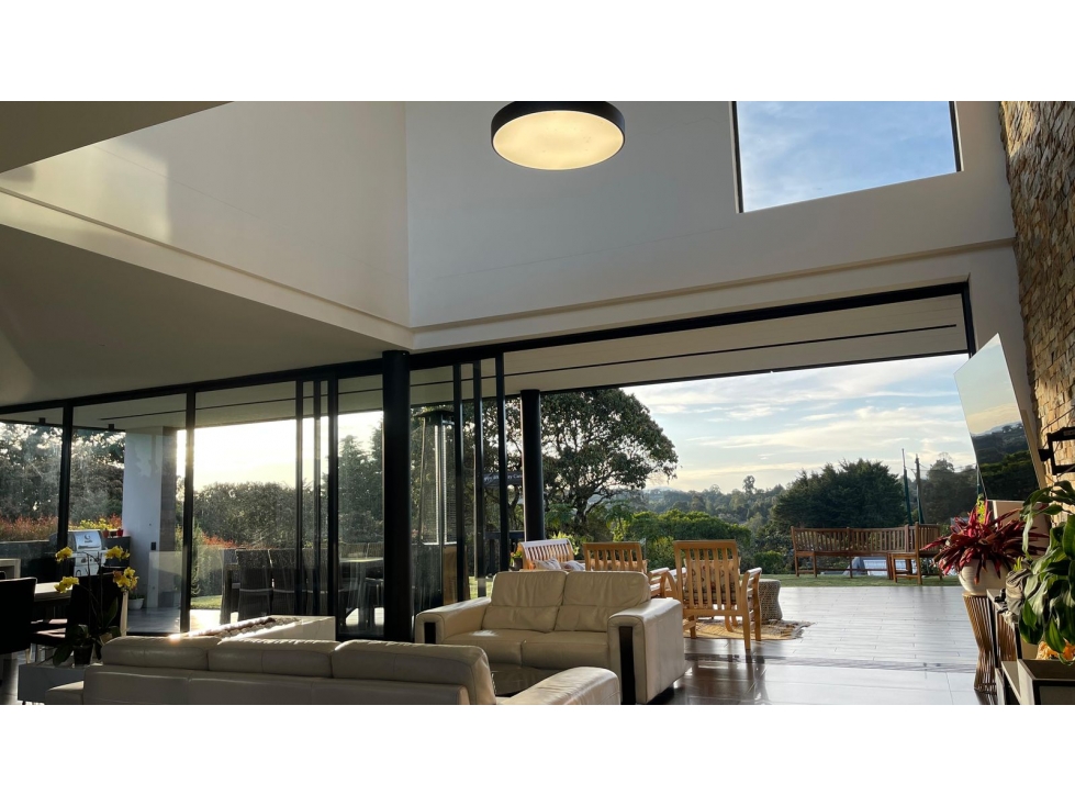 Casa de Dos Niveles en Uni cerrada Alto de las Palmas — foto 3