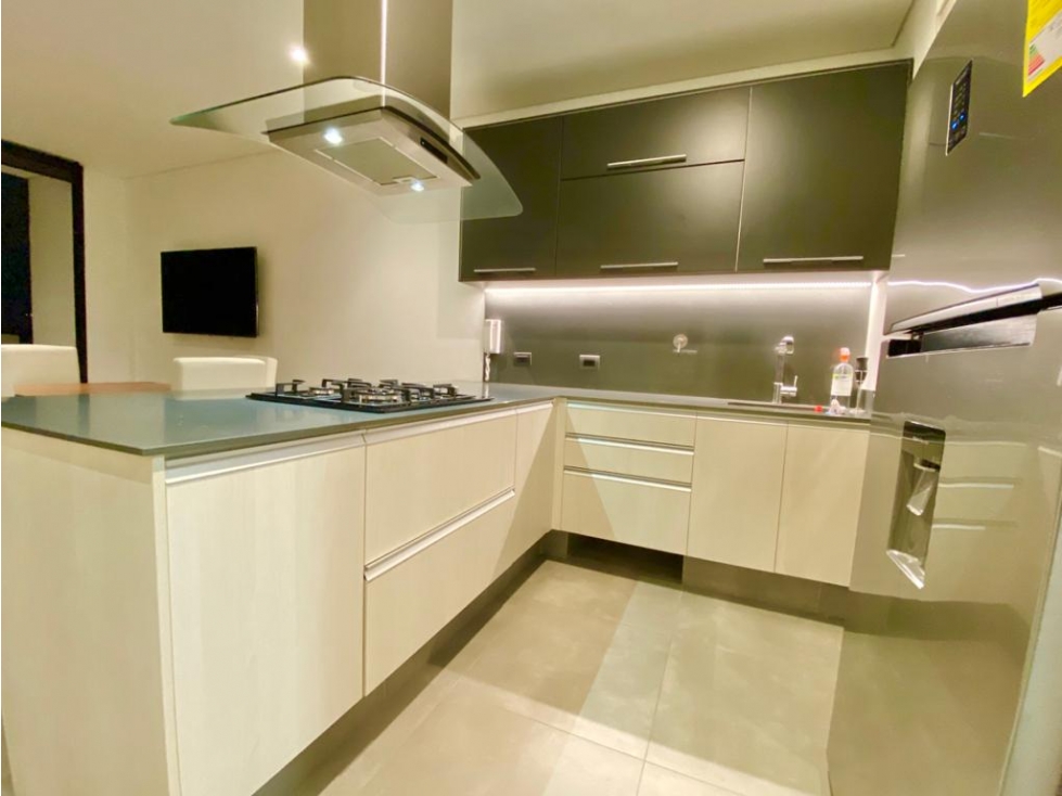 se alquila apartaestudio milla de oro poblado — foto 4