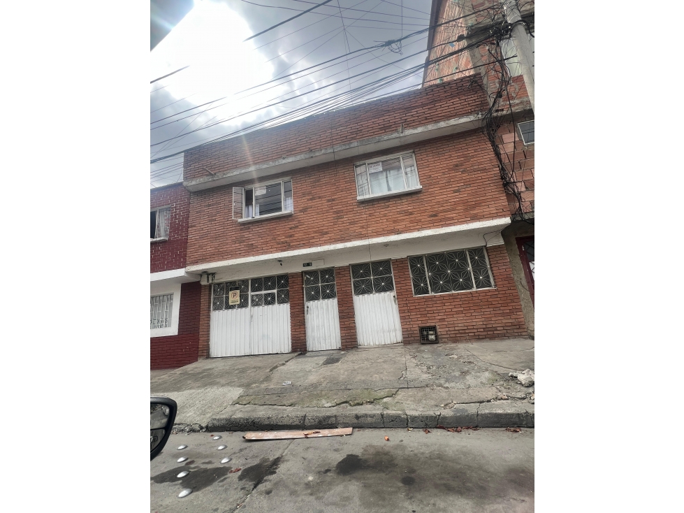 VENDO CASA LOTE BARRIO SAN ANTONIO NORTE