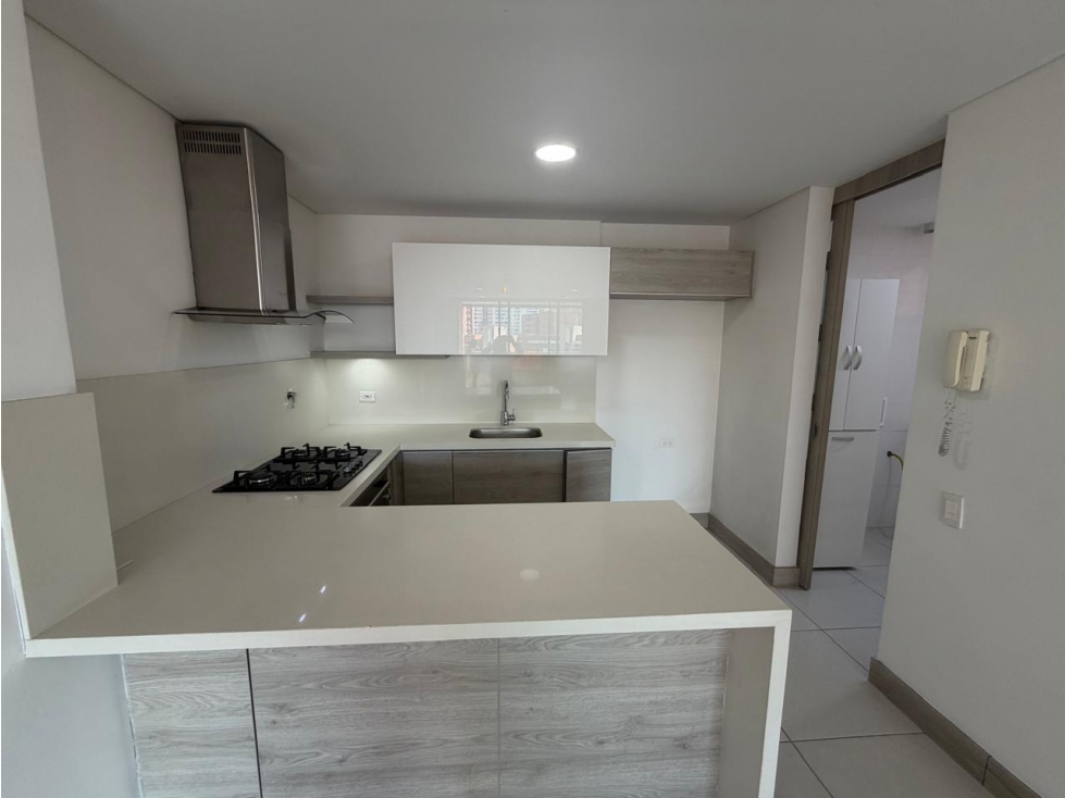 VENTA DE APARTAMENTO DE EN ENVIGADO CERCA AL ESMERALDAL — foto 2