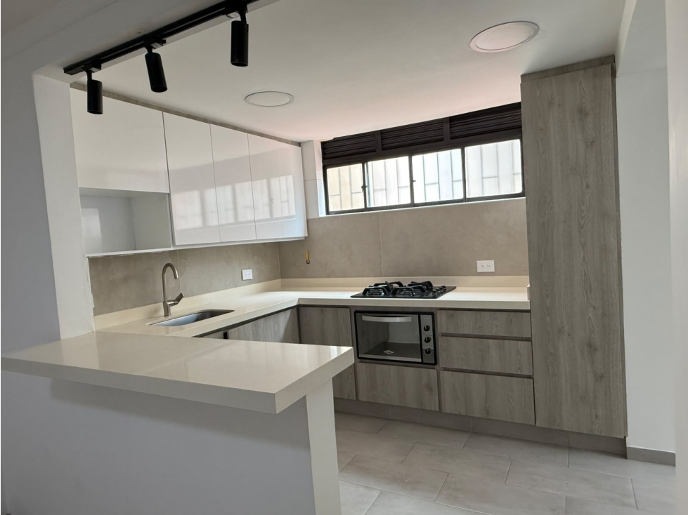 VENTA DE APARTAMENTO EN EL CORAZON DEL POBLADO