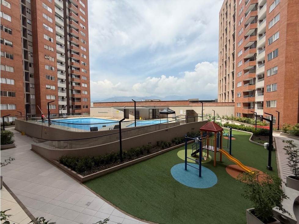 Venta de apartamento, a pasos del Centro Comercial San Diego