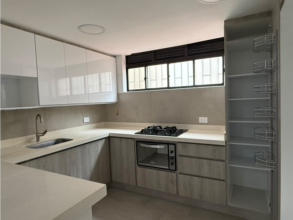VENTA DE APARTAMENTO EN EL CORAZON DEL POBLADO — foto 2