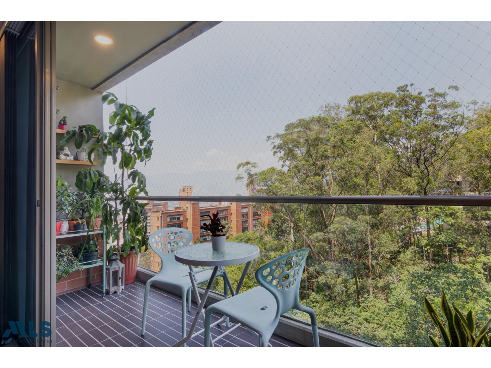 Apartamento remodelado en Altos del Poblado
