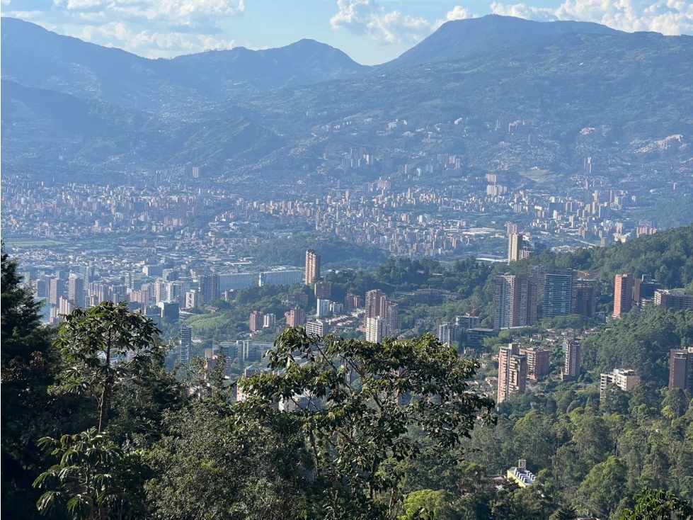 VENTA DE LOTE EN *CINTURÓN VERDE*