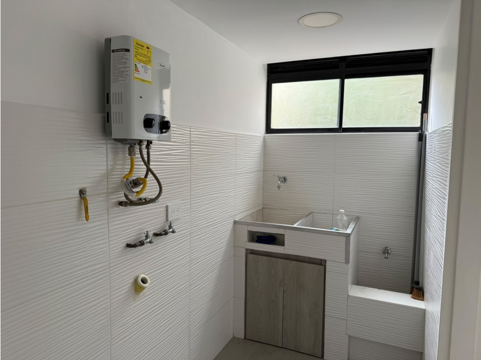 VENTA DE APARTAMENTO EN EL CORAZON DEL POBLADO — foto 3