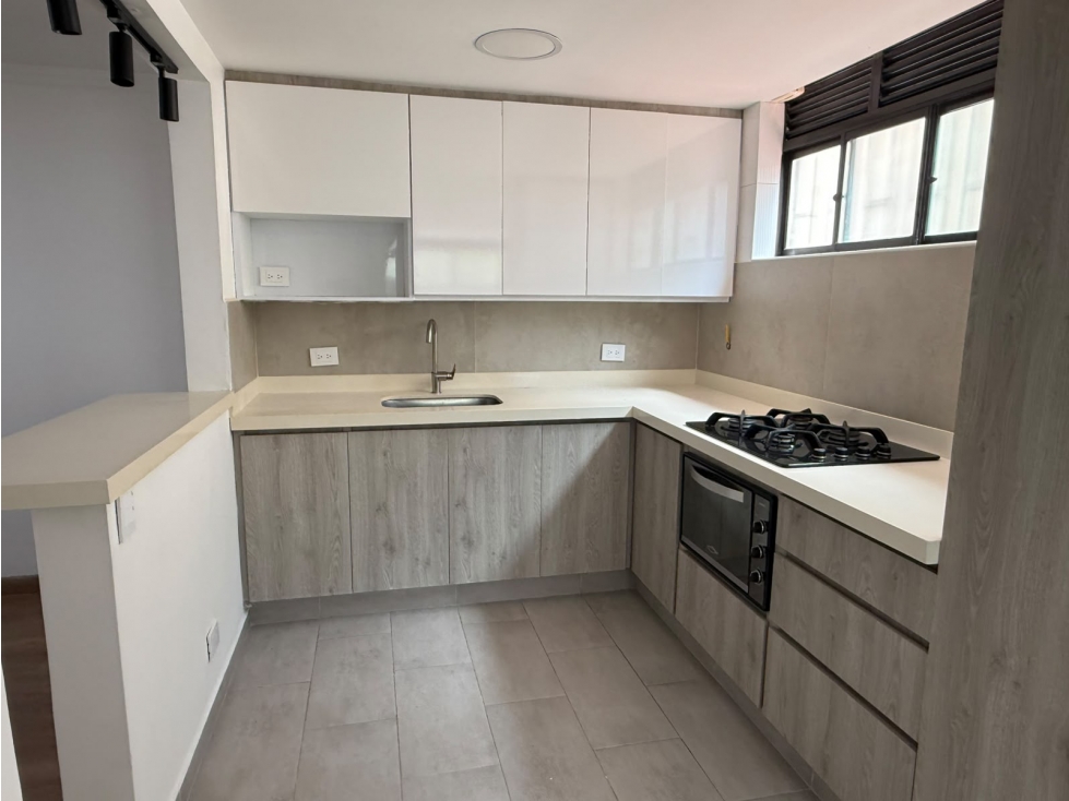 VENTA DE APARTAMENTO EN EL CORAZON DEL POBLADO — foto 6