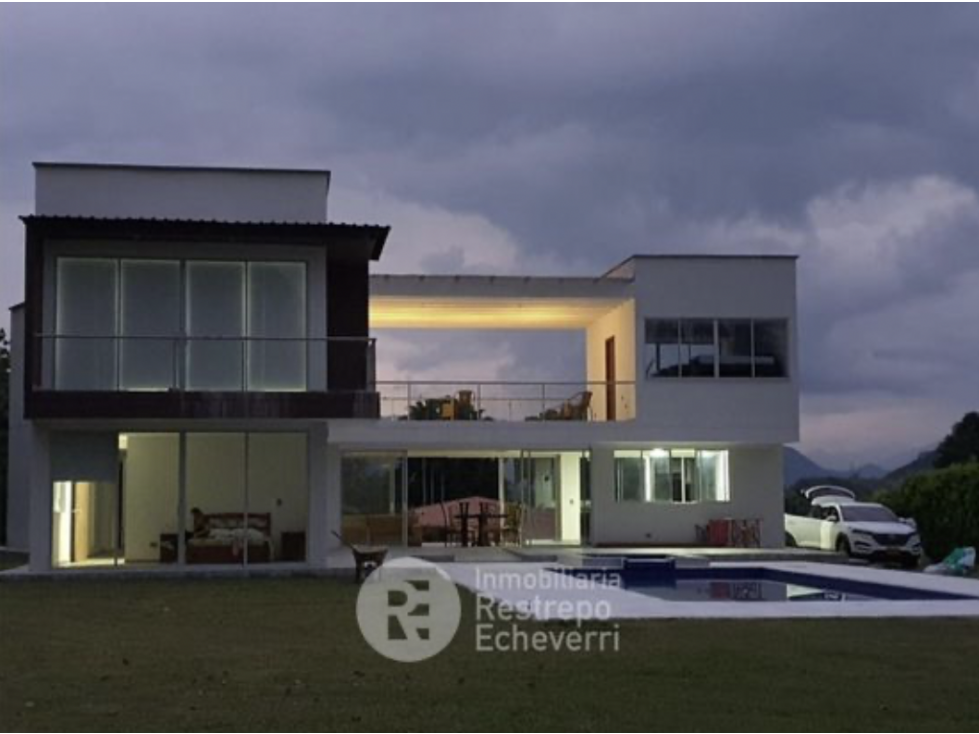 House for sale in a country club, Santagueda area