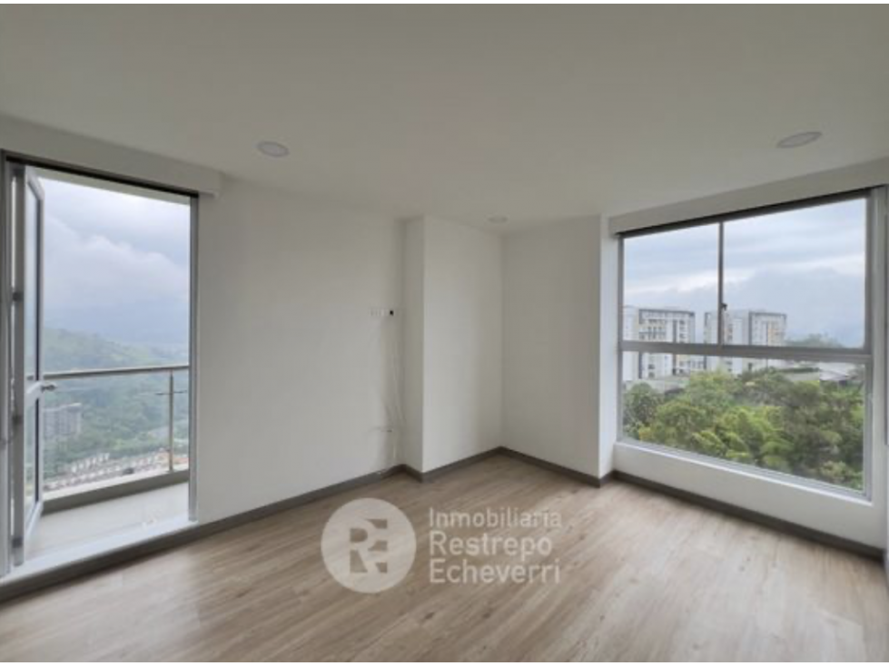 Gorgeous Milan Apt for sale. High floor, nice view Asking $780 mil COP — foto 4