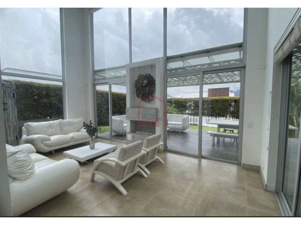 Valles de la Florida Fab home 4 bed, 5 bath $2,200 milliones