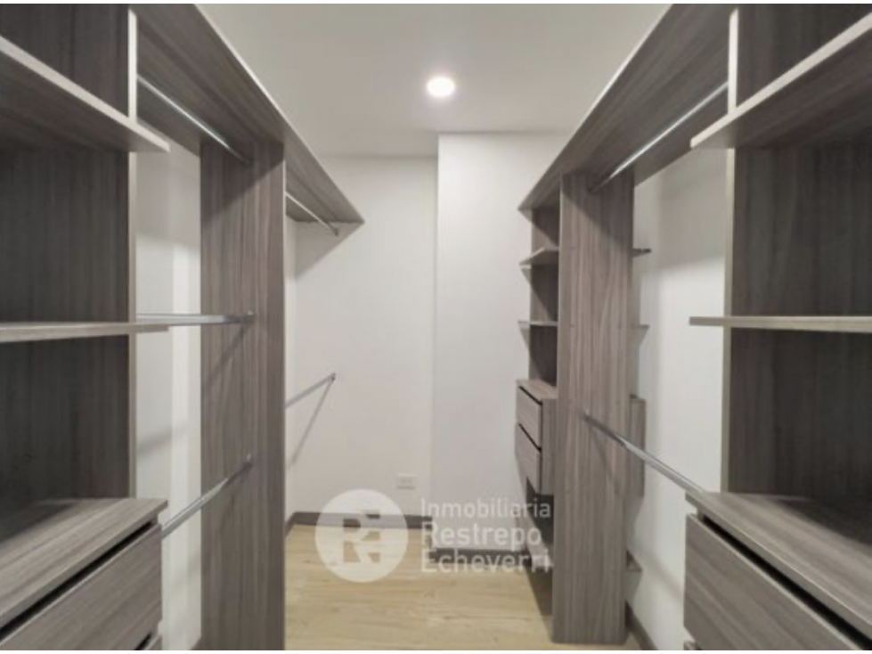 Gorgeous Milan Apt for sale. High floor, nice view Asking $780 mil COP — foto 6