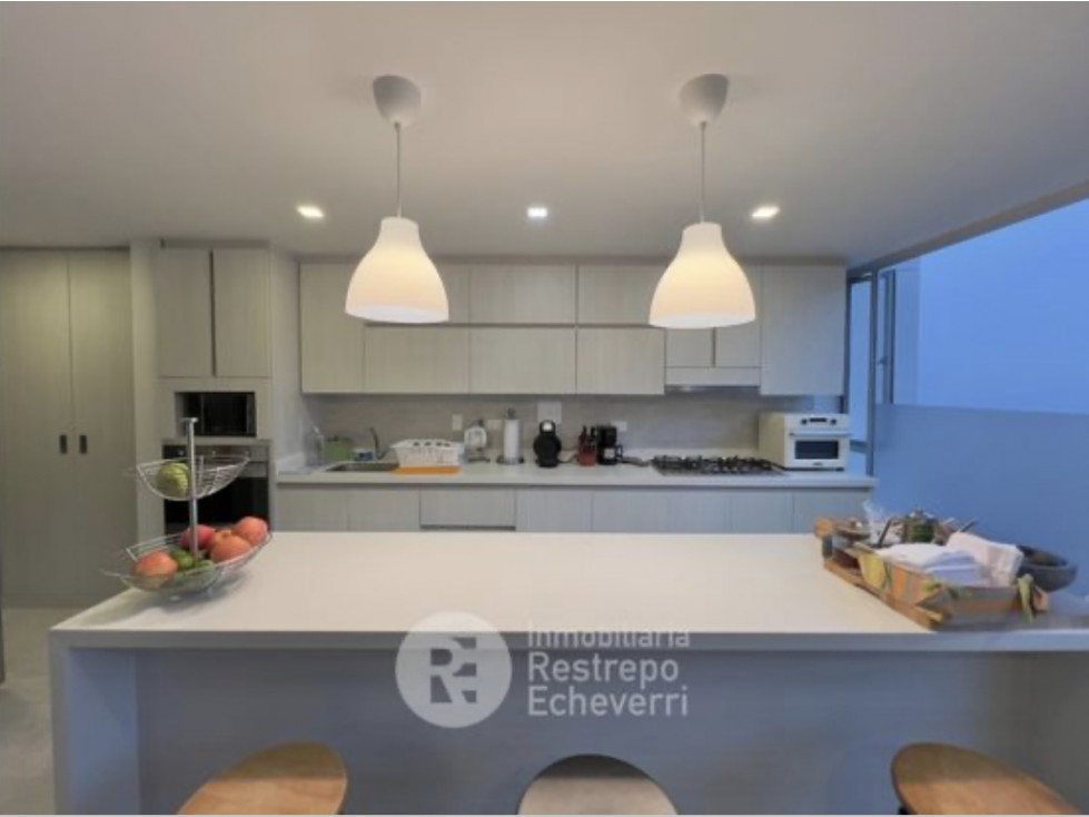 El Trebol apartment 167 m2 high floor Asking $1,190 milliones COP — foto 3