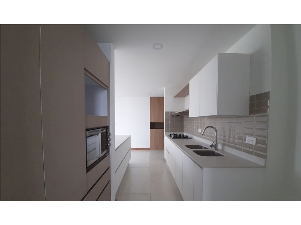 Brand new 3 bed 2 bath Milan Apartment for sale $204,000 USD — foto 4