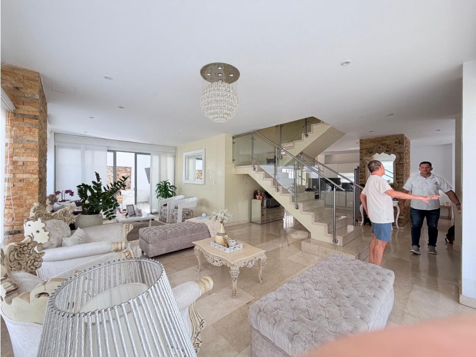 ESPACIOSA Y LUMINOSA CASA EN VENTA. RODADERO SANTA MARTA — foto 6