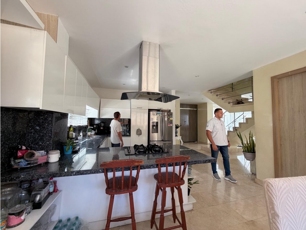 ESPACIOSA Y LUMINOSA CASA EN VENTA. RODADERO SANTA MARTA — foto 5