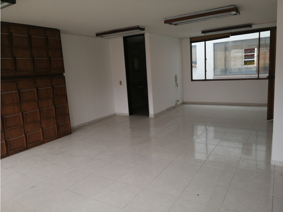 Vendo-Alquilo-permuto oficina en Chicó Lago, Bogotá D.C. — foto 6