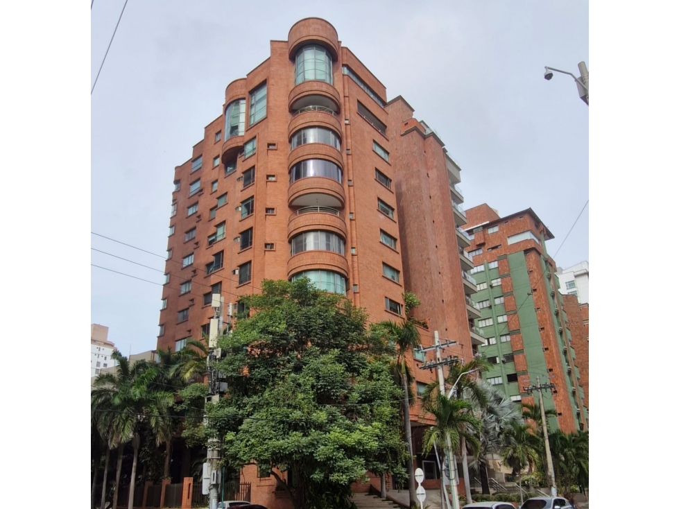 Edificio en El Golf