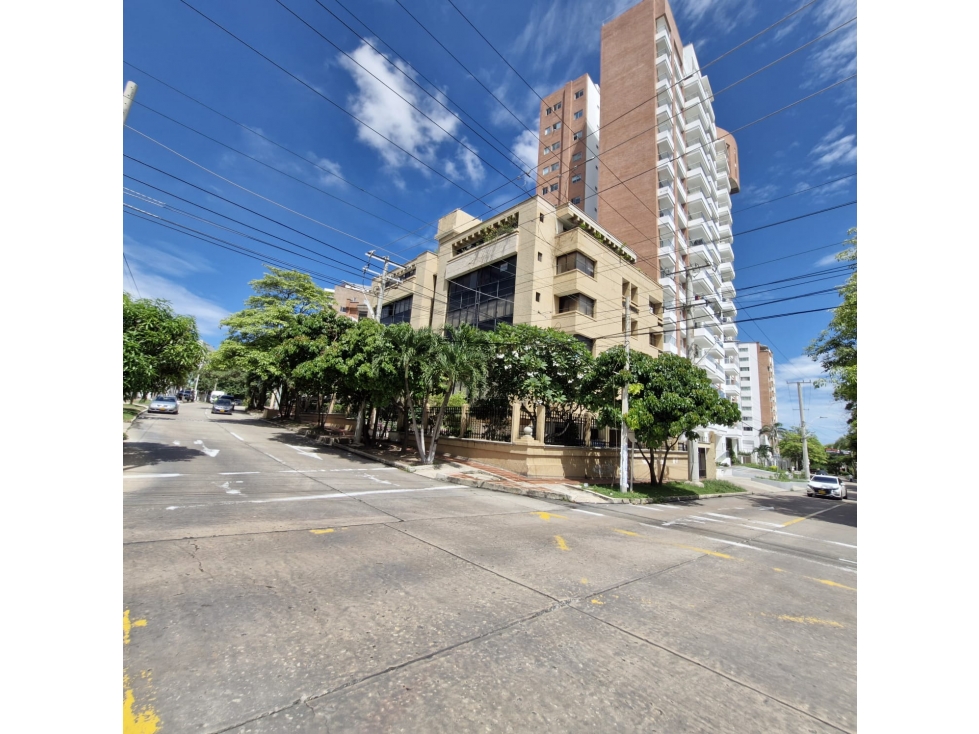 Edificio en Altos de Riomar