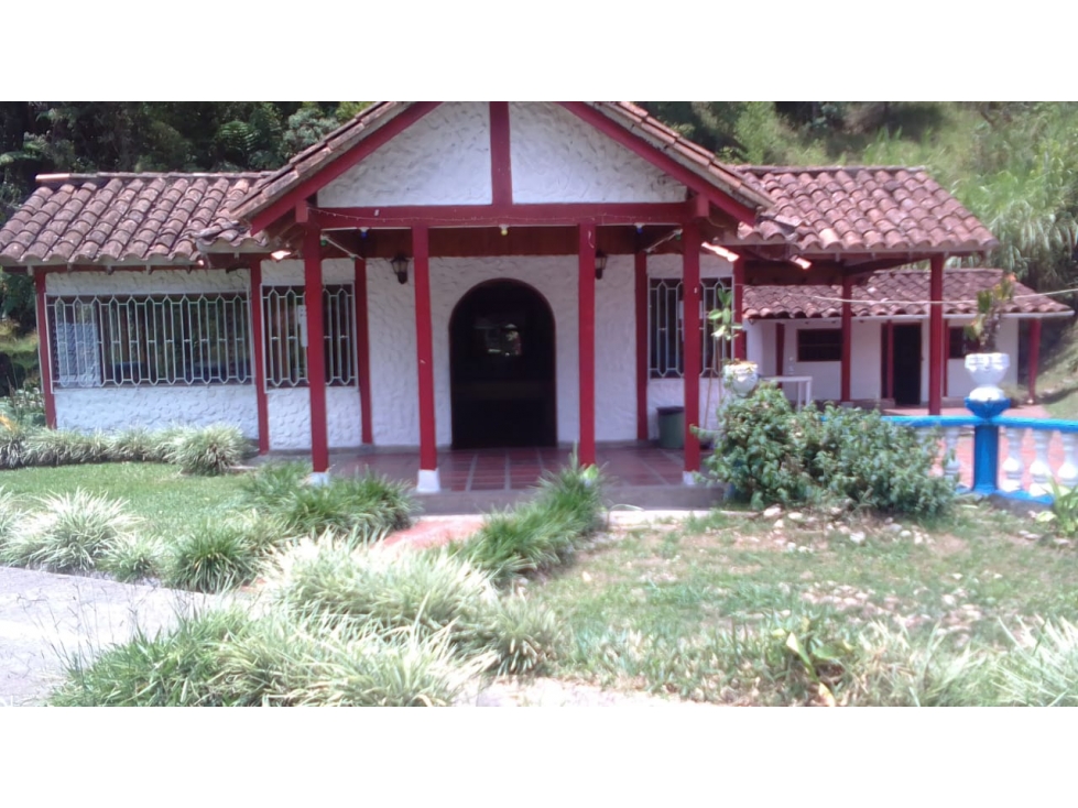 FINCA EN VENTA LA CLARA, ANTIOQUIA | 3.200 M² - 3