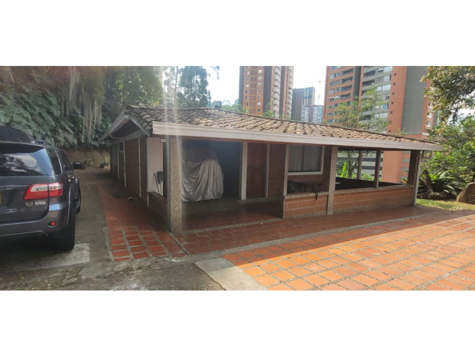 Finca Lote en Venta en El Trianón, Envigado Potencial para 60 Unidades