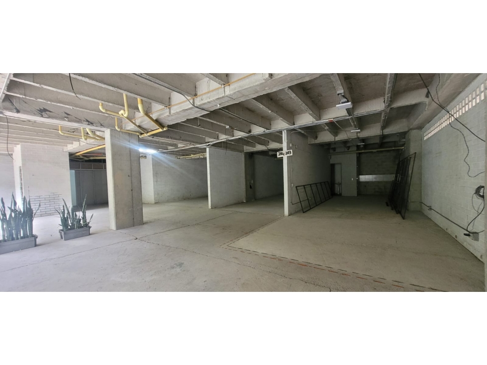 Local Comercial en Venta en Envigado | Cerca al D1 y Sendero Ecológico — foto 2
