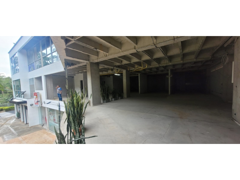 Local Comercial en Venta en Envigado | Cerca al D1 y Sendero Ecológico — foto 4