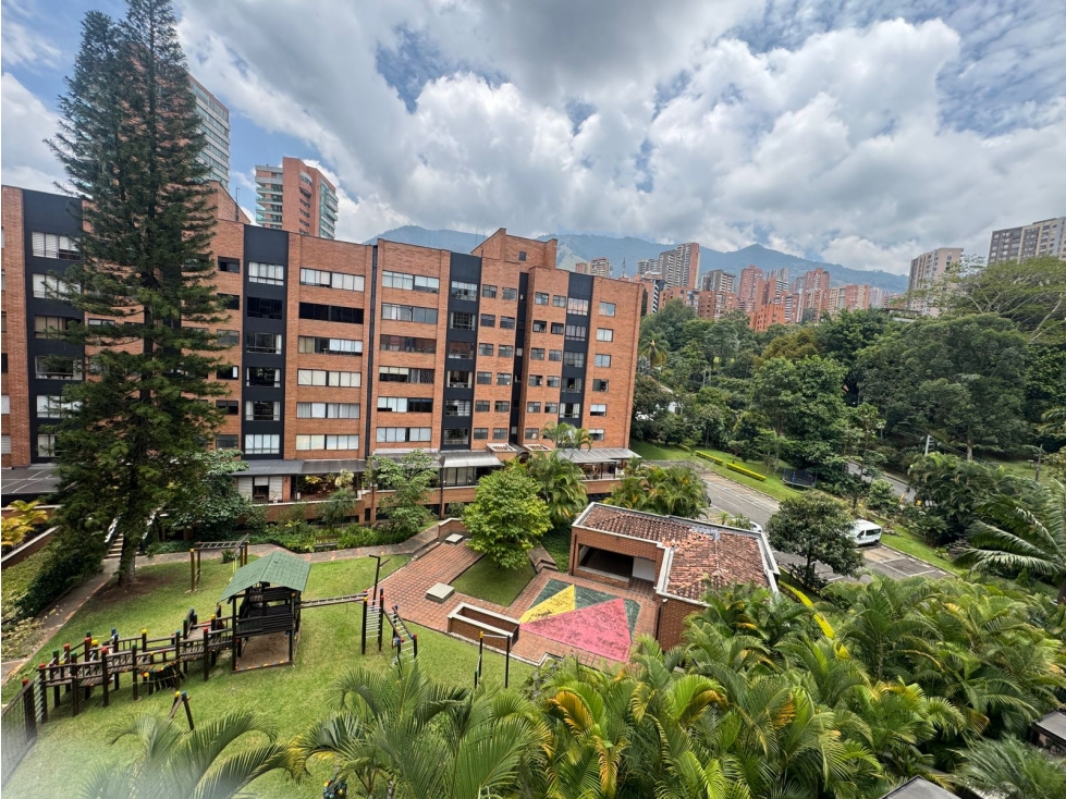 VENDO APARTAMENTO EN POBLADO SECTOR VIZCAYA