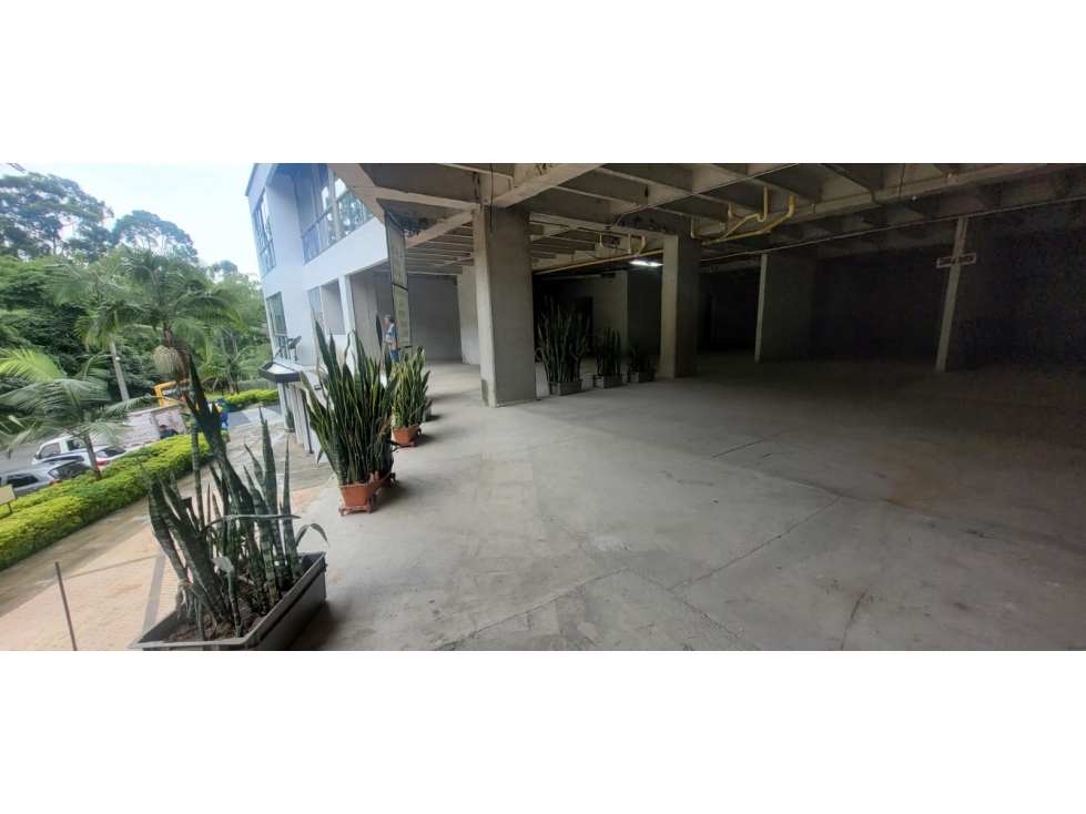 Local Comercial en Venta en Envigado | Cerca al D1 y Sendero Ecológico — foto 5