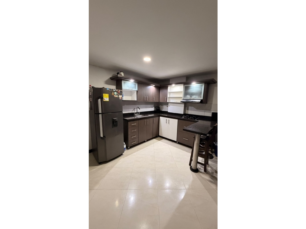 Apartamento de 106 m² en Venta en Envigado con Parqueadero 3 piso — foto 2