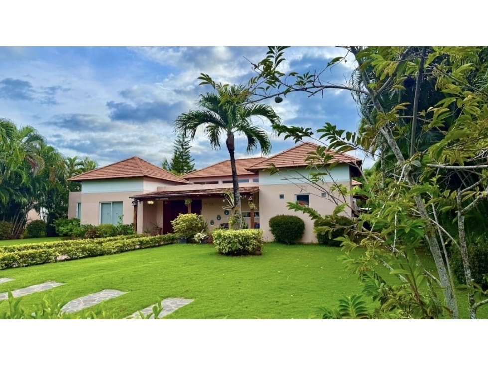 VENTA CASA DE PLAYA EN FARALLÓN - EXCLUSIVO COMPLEJO CON CAMPO DE GOLF - 1