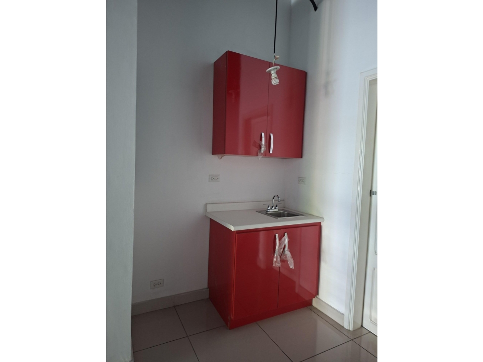 SE ALQUILAN MODERNOS LOCALES COMERCIALES EN BELLA VISTA — foto 3