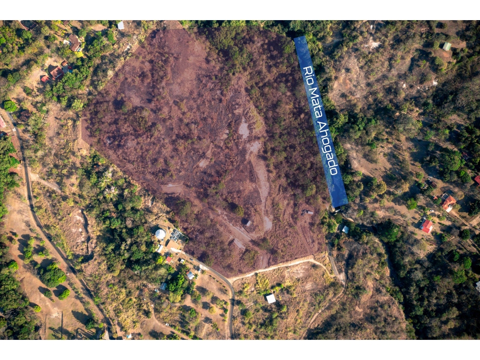 Venta de Finca de 8 Hectáreas en San Carlos con Frente de Río — foto 2