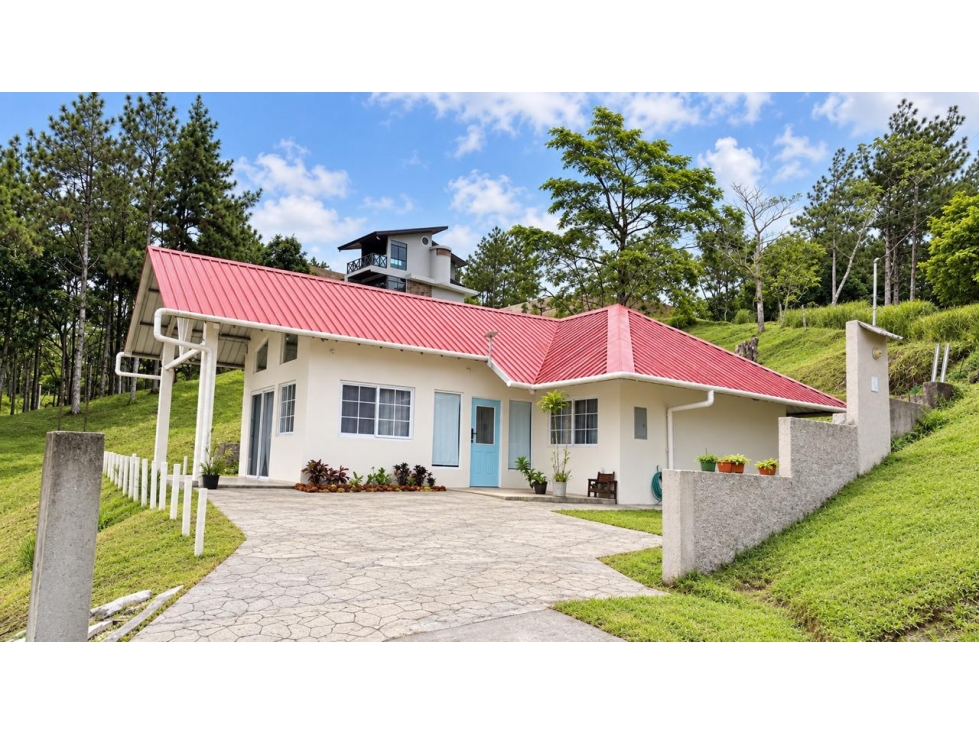 Se vende Casa en Altos de Cerro Azul