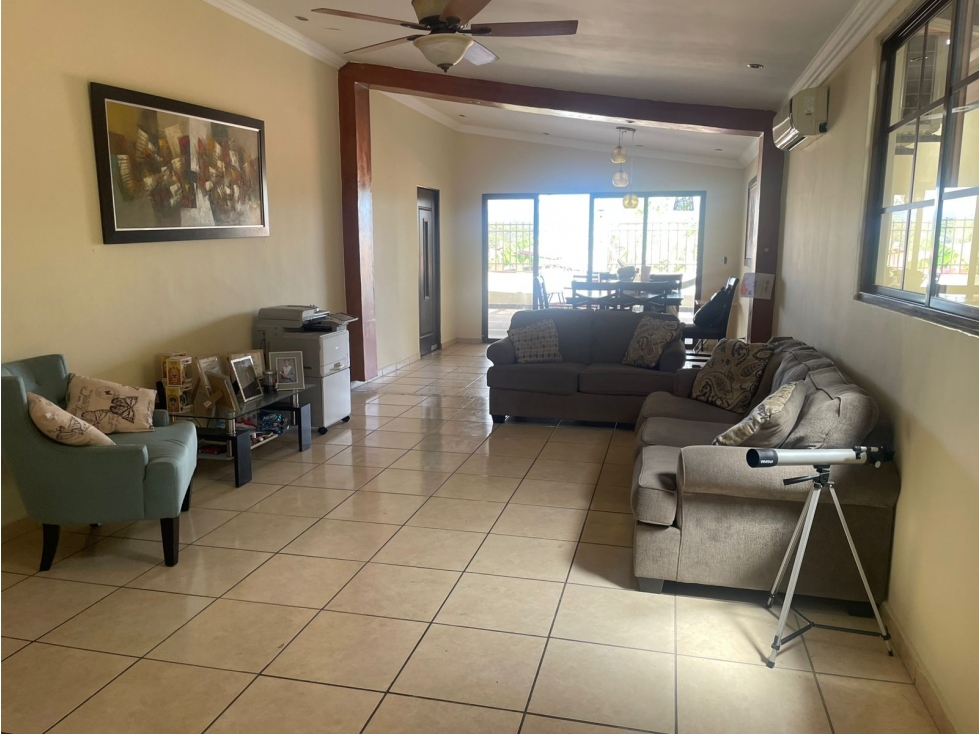 CASA EN VENTA EN BRISAS DEL GOLF — foto 2