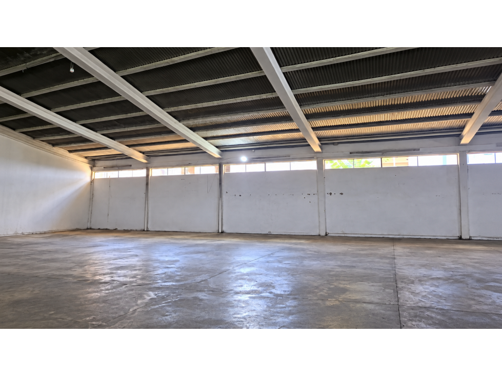Galera en Alquiler en Betania | 1,617 m² Para Impulsar tu Negocio - 1