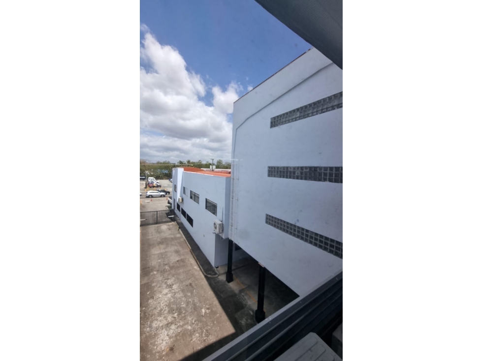 VENTA O ALQUILER DE GALERA EN COSTA DEL ESTE CON EDIFICIO CORPORATIVO — foto 6
