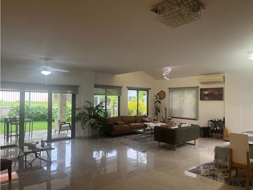 Casa en Venta en Clayton en Senderos de Cruces — foto 2