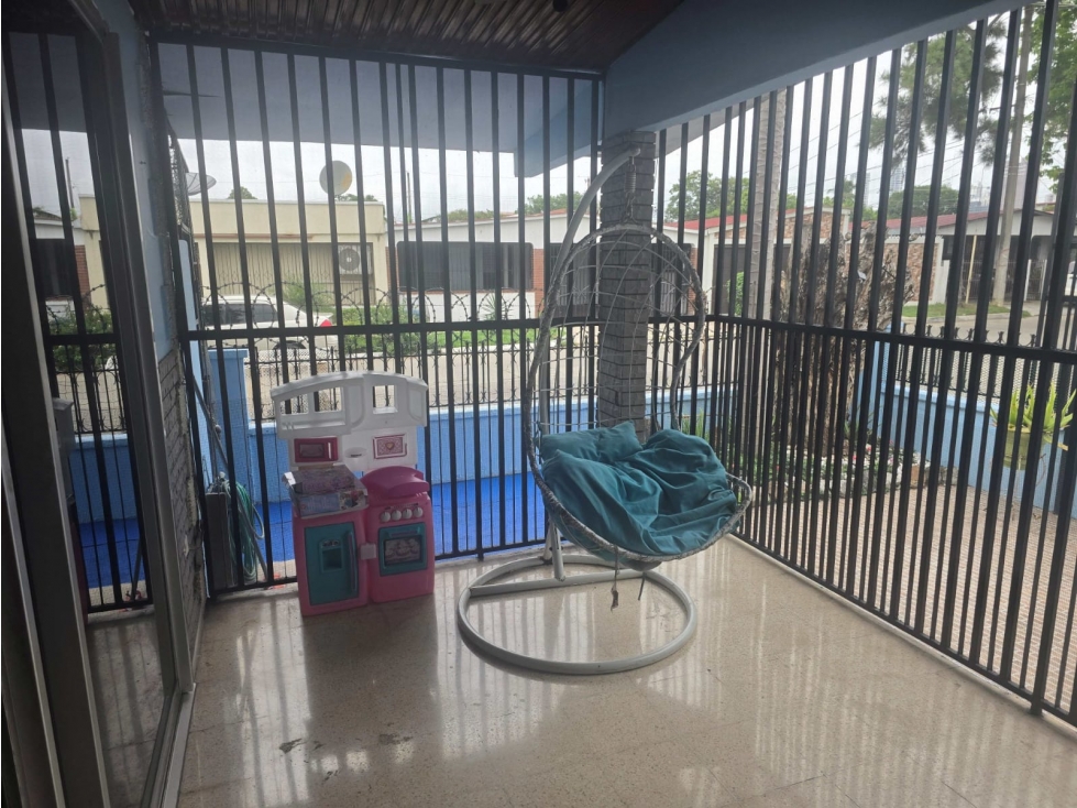 Venta de Casa 213 m² en Residencial Santa Elena — foto 2