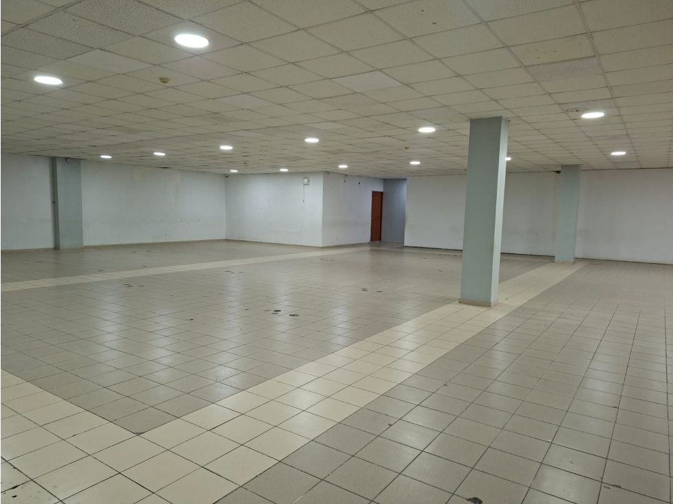 Local Comercial en Alquiler-Plaza Agora, Chanis - 2
