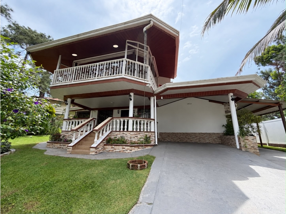 Se vende Casa en Altos de Cerro Azul