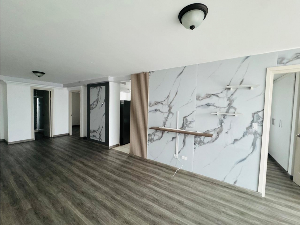 Alquiler de apartamento en Carrasquilla,PH Royal Tower — foto 4