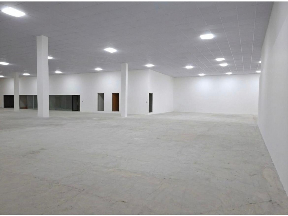 Alquiler de Local Comercial en Chanis 1,309 m² — foto 4