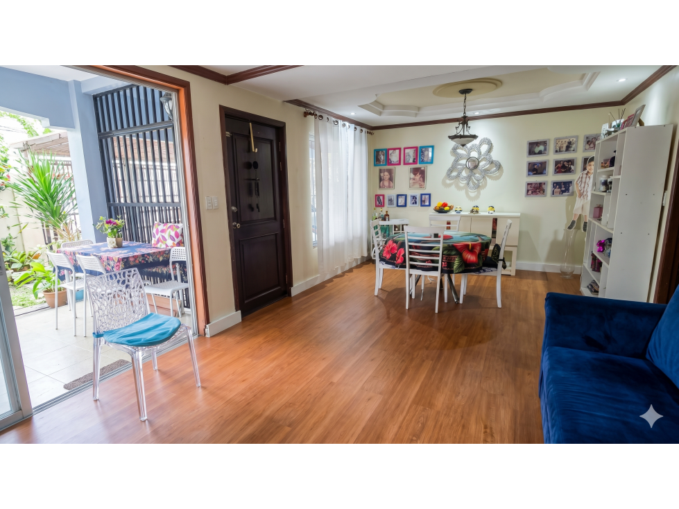 Venta de Casa 213 m² en Residencial Santa Elena — foto 4