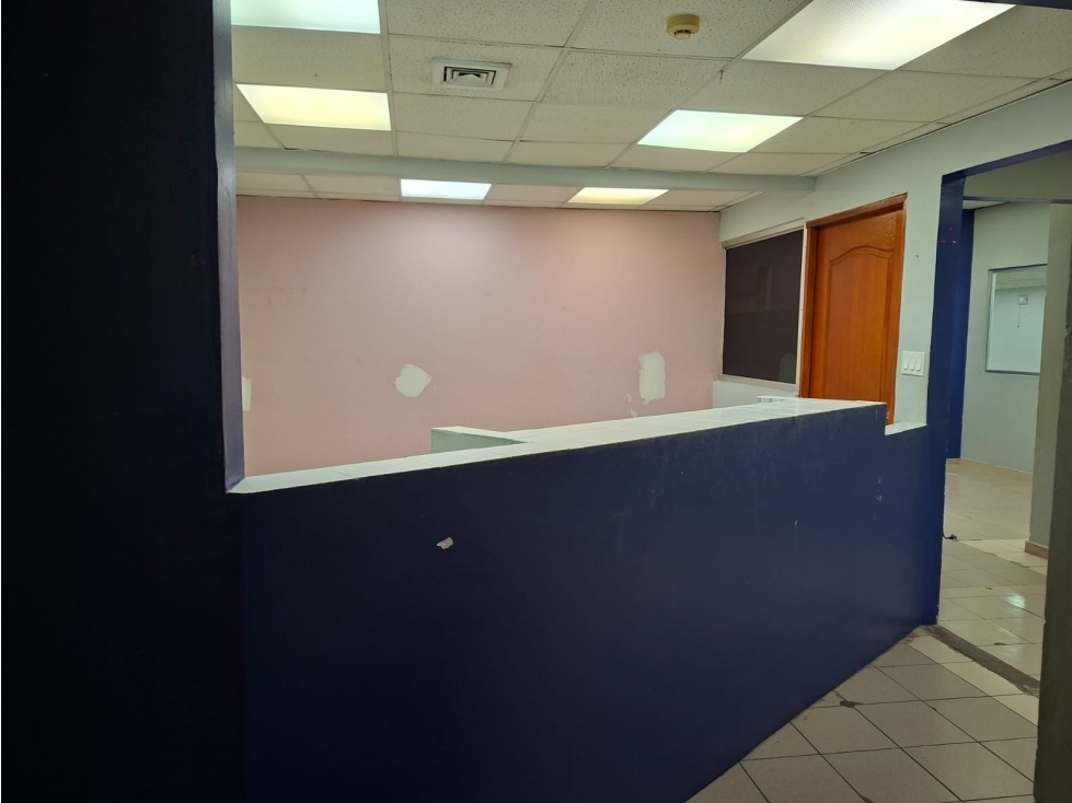 Local Comercial en Alquiler-Plaza Agora, Chanis - 4