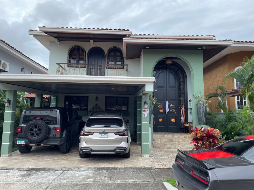 Casa en venta en Villas del Golf - Brisas del golf