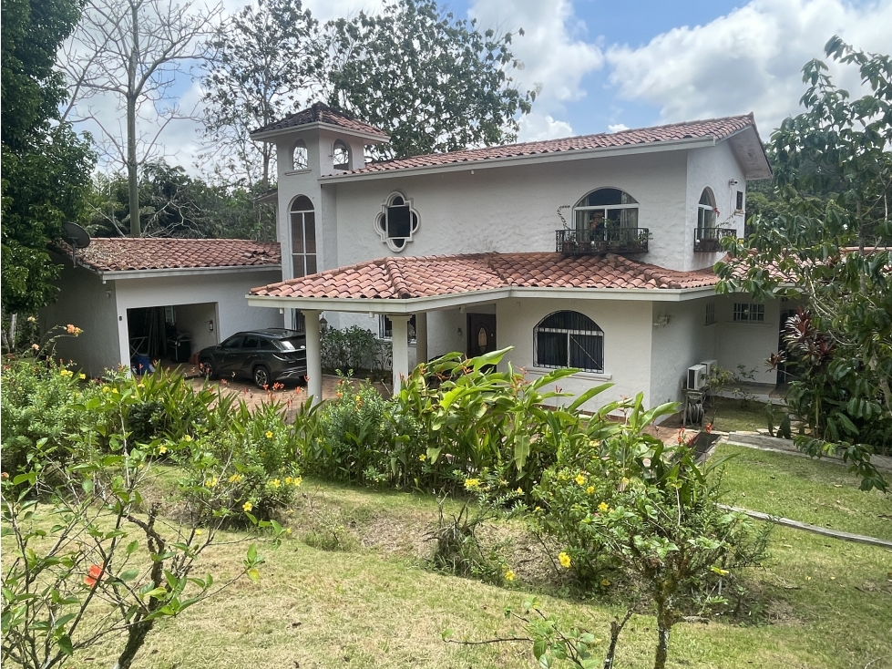 Venta de Casa en PH Brisas de Los Lagos
