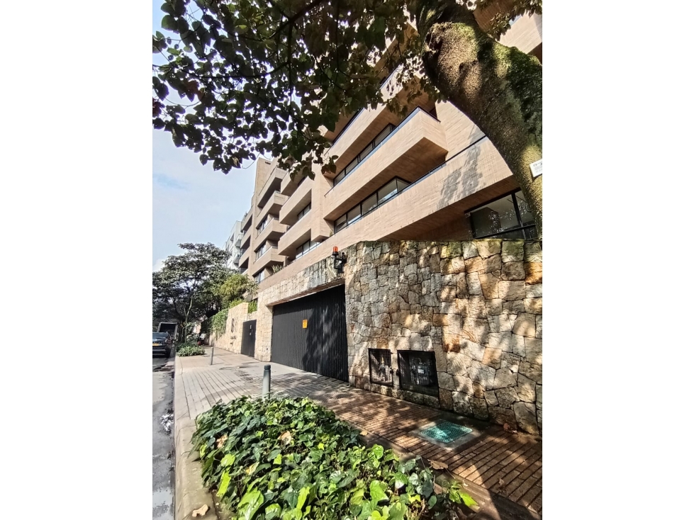 VENDO APTO DE 348 M2, 4 ALCOBAS EN CHICO RESERVADO