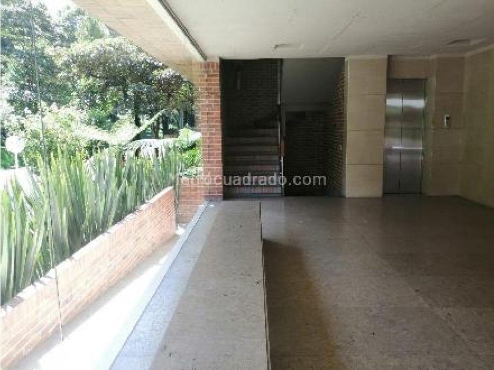 OFREZCO EN VENTA INTERESANTE APARTAMENTO / CHICO — foto 3