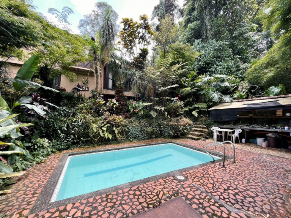 CASA EN VENTA CALLE 10 / POBLADO